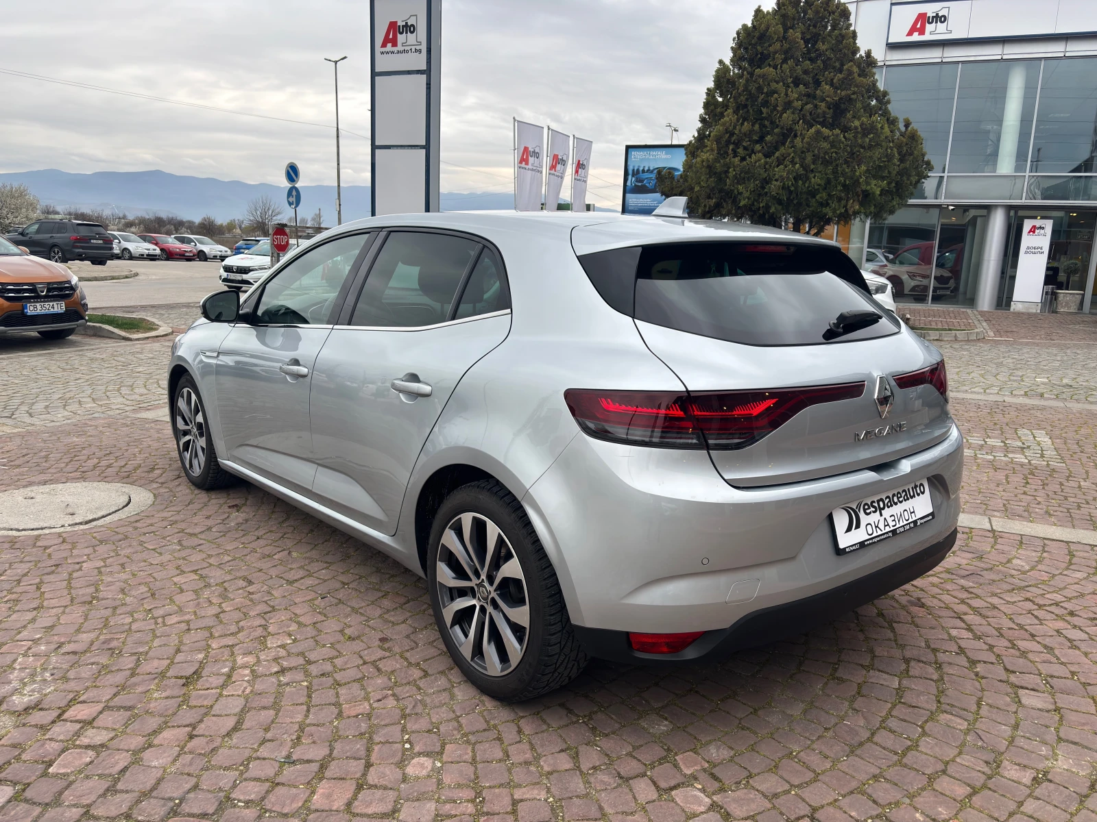 Renault Megane TCe 140 GPF бензин Stop&Start EDC7, снимка 7 - Автомобили и джипове - 54035885