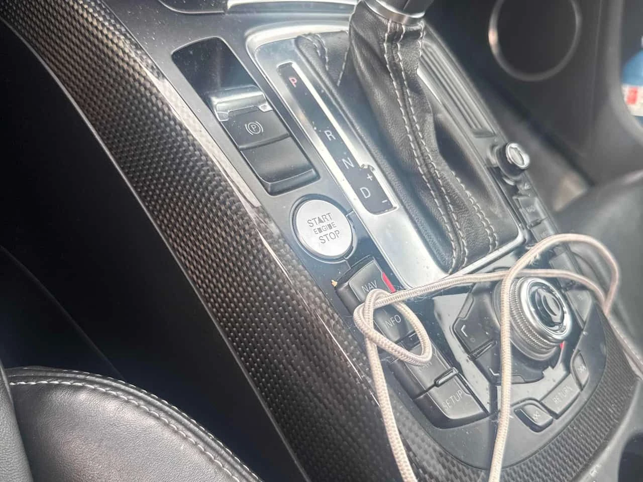 Audi S4 * Premium * CARFAX * BANG&OLUFSEN * ПАНО * KEYLESS, снимка 13 - Автомобили и джипове - 54060524