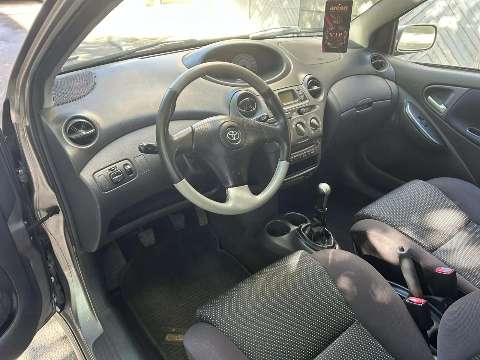Toyota Yaris 1.5 VVT-i, снимка 5 - Автомобили и джипове - 54328927