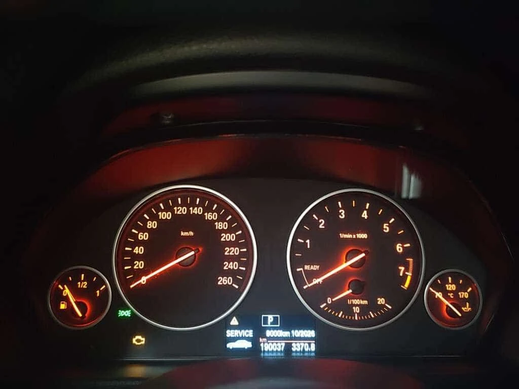 BMW 320 * xDrive * CARFAX * ЦЕНА ДО БГ, снимка 14 - Автомобили и джипове - 54692844