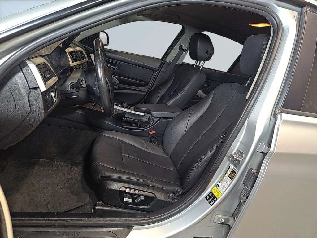 BMW 320 * xDrive * CARFAX * ЦЕНА ДО БГ, снимка 8 - Автомобили и джипове - 54692844