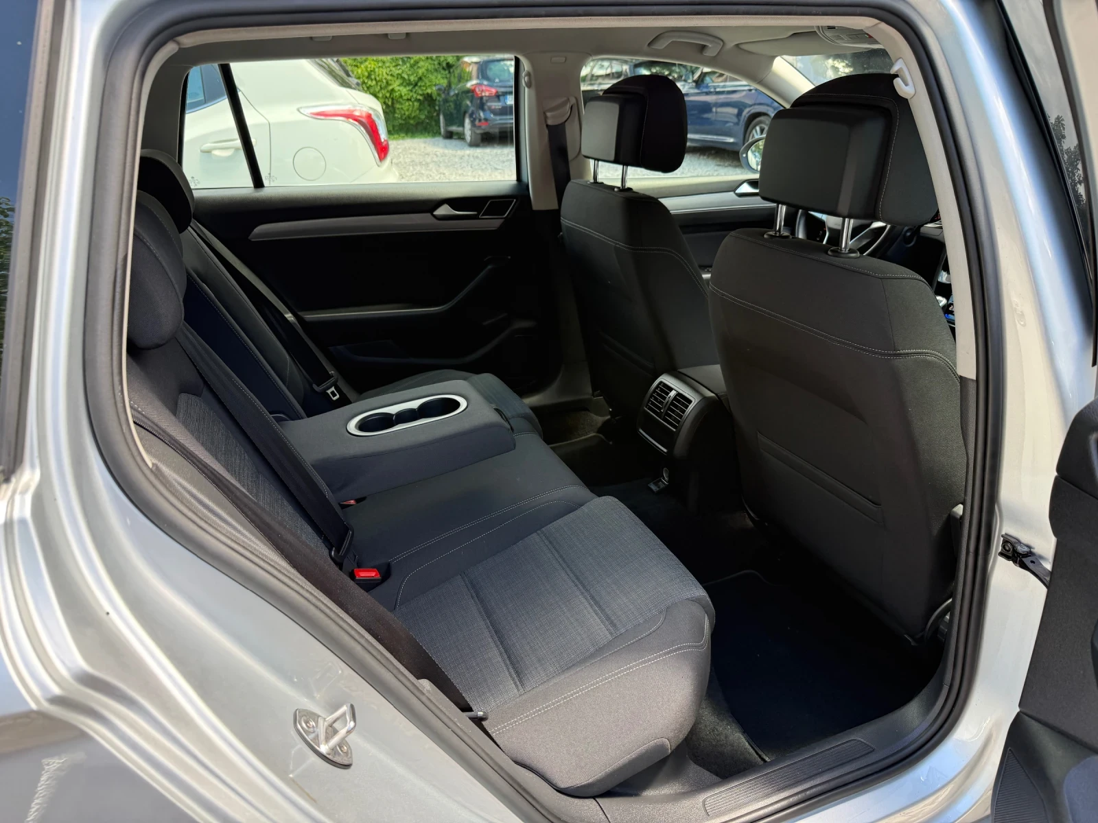 VW Passat 2.0TDI 150k.c. - EURO6d - С ГАРАНЦИЯ - ТОП!, снимка 10 - Автомобили и джипове - 54914616