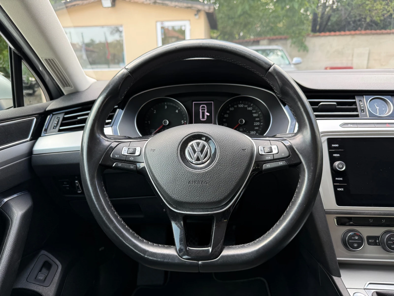 VW Passat 2.0TDI 150k.c. - EURO6c - С ГАРАНЦИЯ - ТОП!, снимка 12 - Автомобили и джипове - 54914616