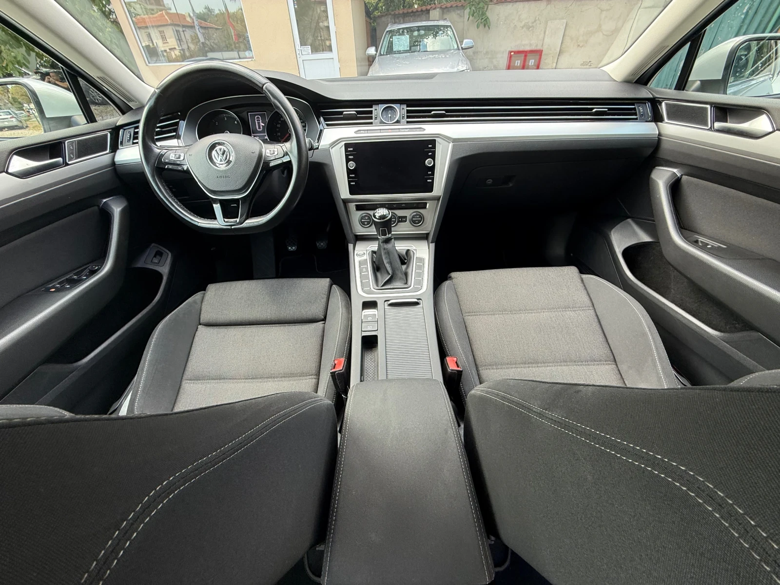 VW Passat 2.0TDI 150k.c. - EURO6c - С ГАРАНЦИЯ - ТОП!, снимка 11 - Автомобили и джипове - 54914616