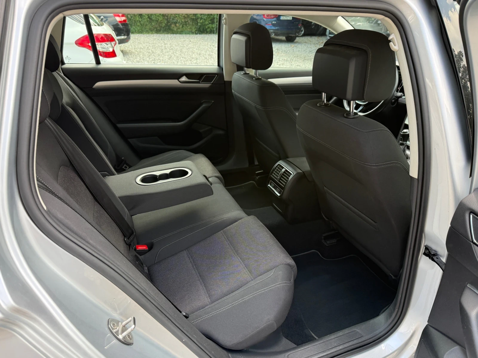 VW Passat 2.0TDI 150k.c. - EURO6c - С ГАРАНЦИЯ - ТОП!, снимка 10 - Автомобили и джипове - 54914616
