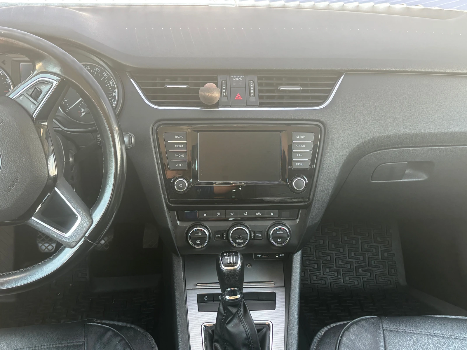 Skoda Octavia 2.0, снимка 7 - Автомобили и джипове - 55012477