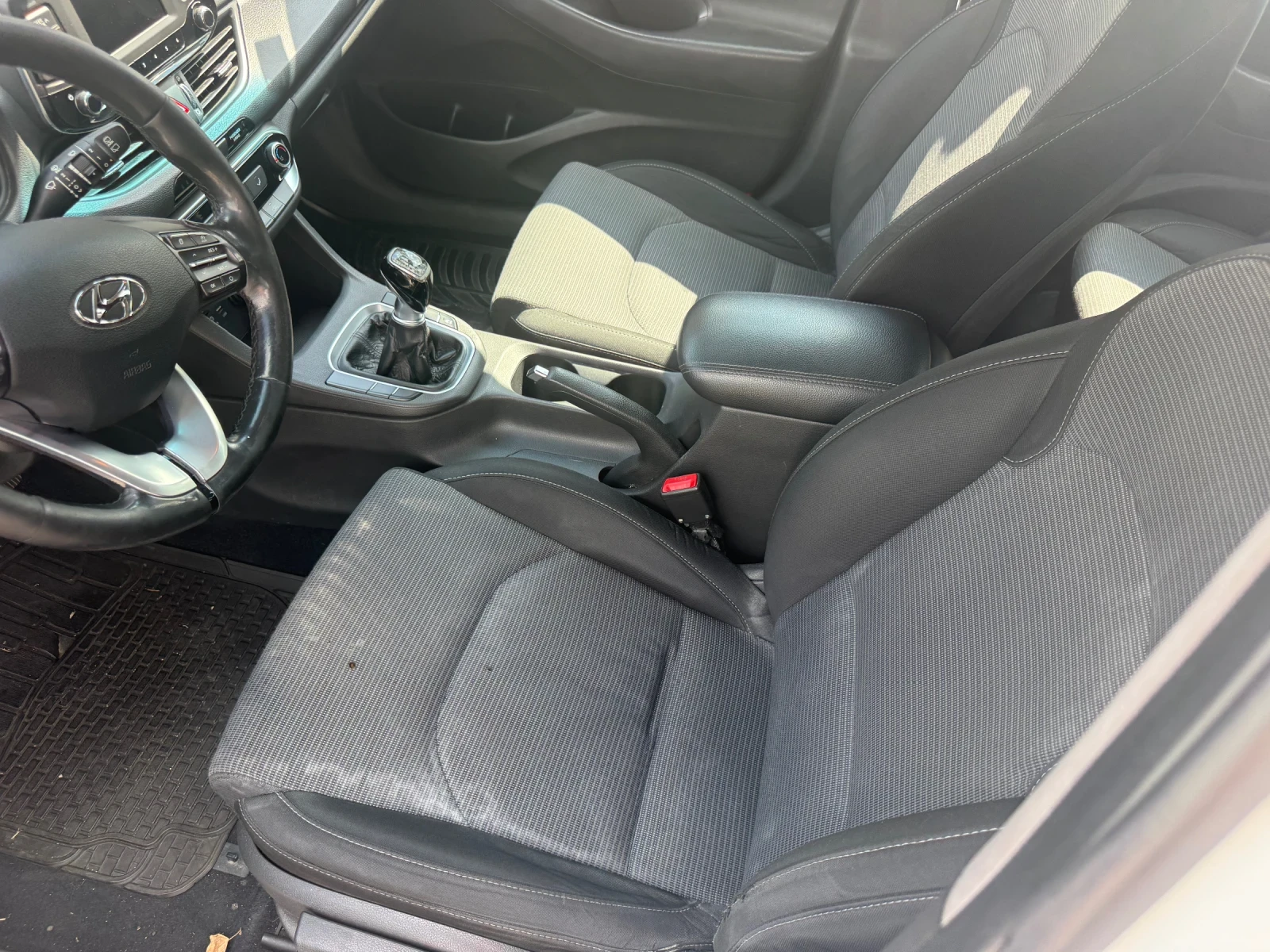 Hyundai I30 1.4i ГАЗ 100кс., снимка 8 - Автомобили и джипове - 55303636