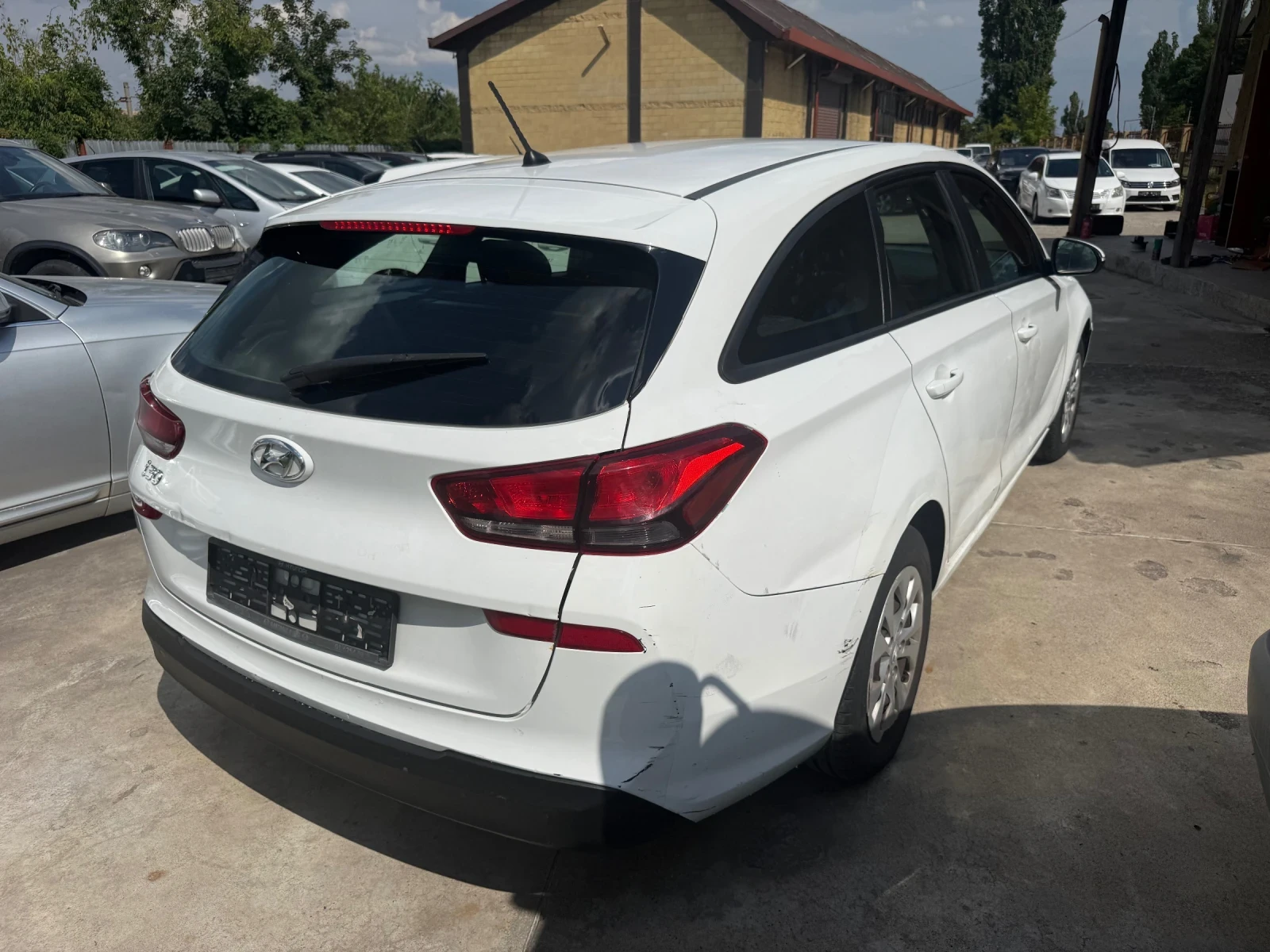 Hyundai I30 1.4i ГАЗ 100кс., снимка 6 - Автомобили и джипове - 55303636