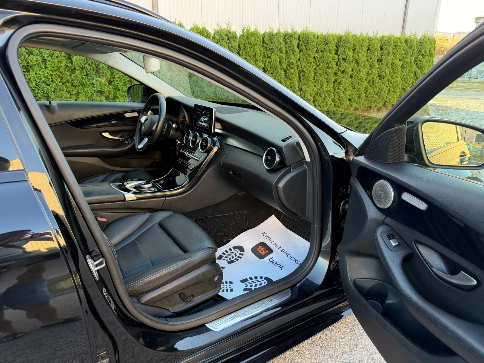 Mercedes-Benz C 220 cdi 170k.c* AMGline* Панорама* Recaro* ЛИЗИНГ* , снимка 11 - Автомобили и джипове - 55698860