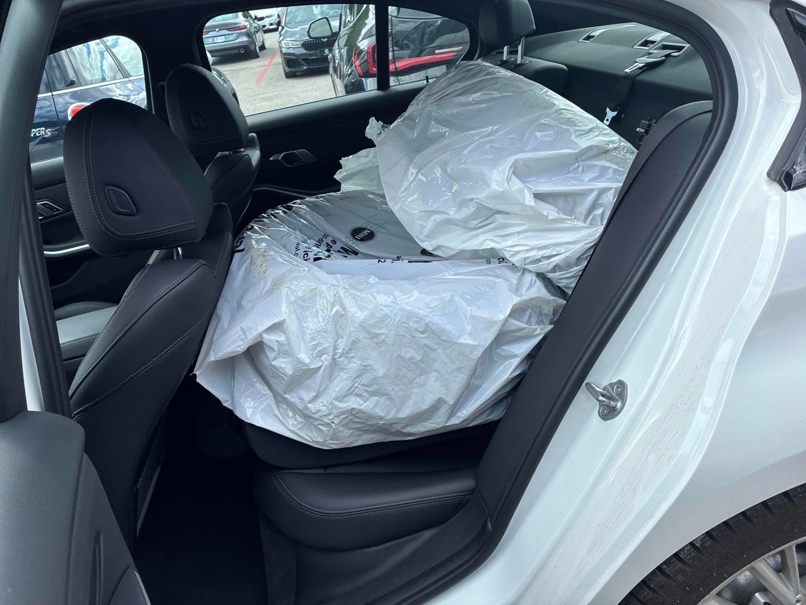 BMW 330 * 330i xDrive* CARFAX* АВТОКРЕДИТ* , снимка 12 - Автомобили и джипове - 55815371