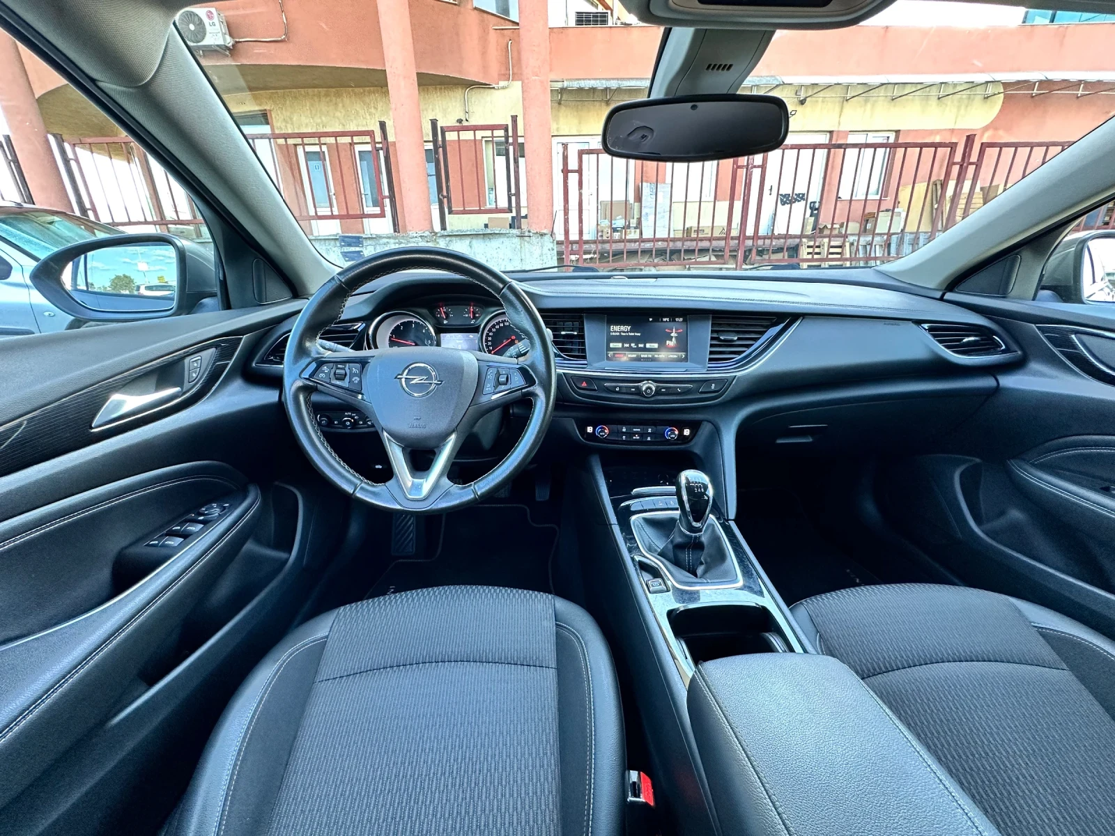 Opel Insignia Перфектно тех. състояние , снимка 7 - Автомобили и джипове - 56073962