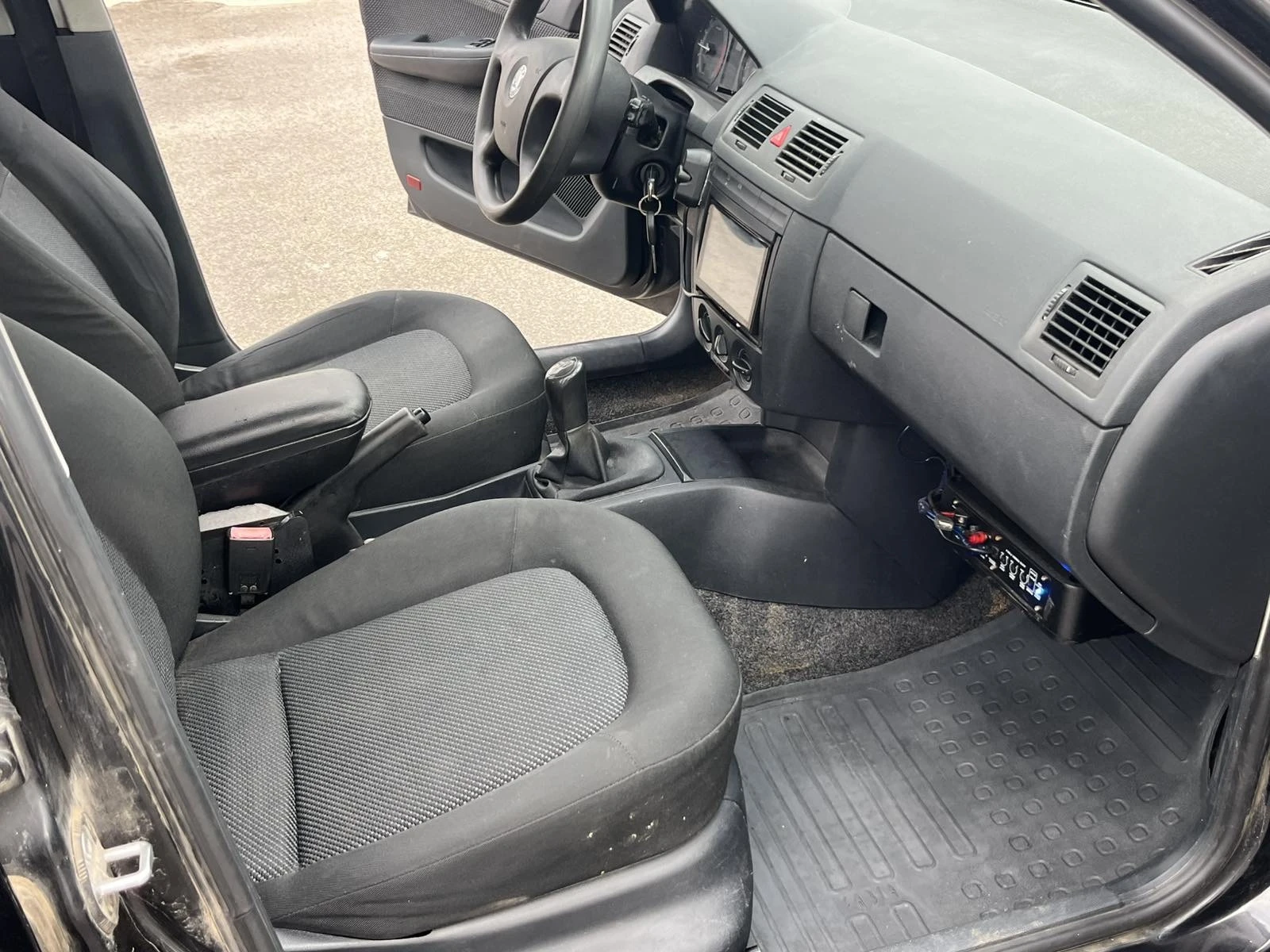 Skoda Fabia 1.4TDI 80�� EURO 4 NAVI ���������  | Mobile.bg � ����������� 11