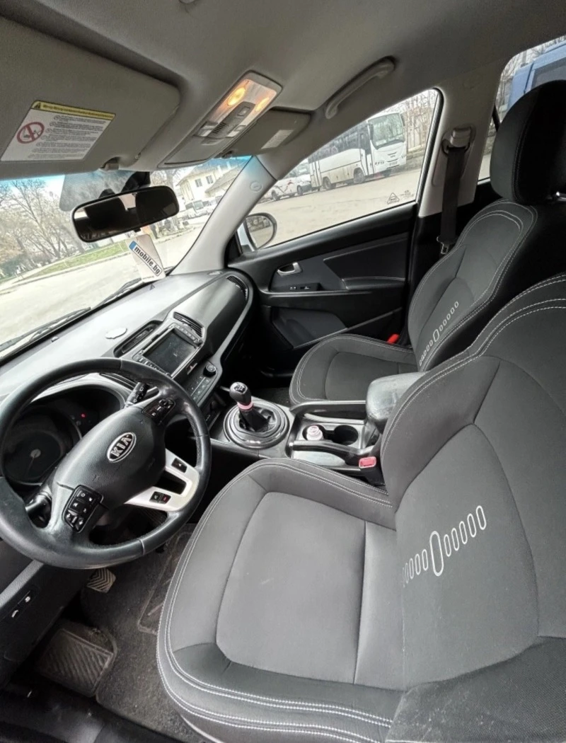 Kia Sportage, снимка 6 - Автомобили и джипове - 47705703