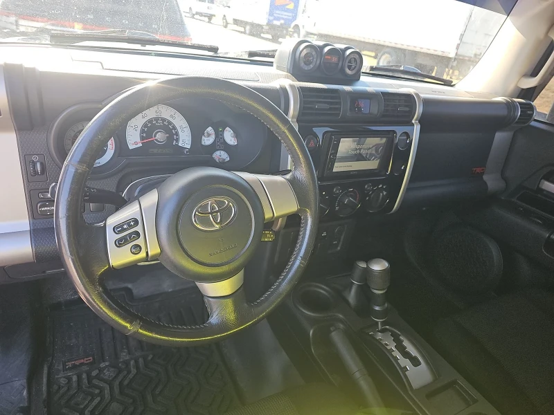 Toyota Fj cruiser, снимка 11 - Автомобили и джипове - 49108650