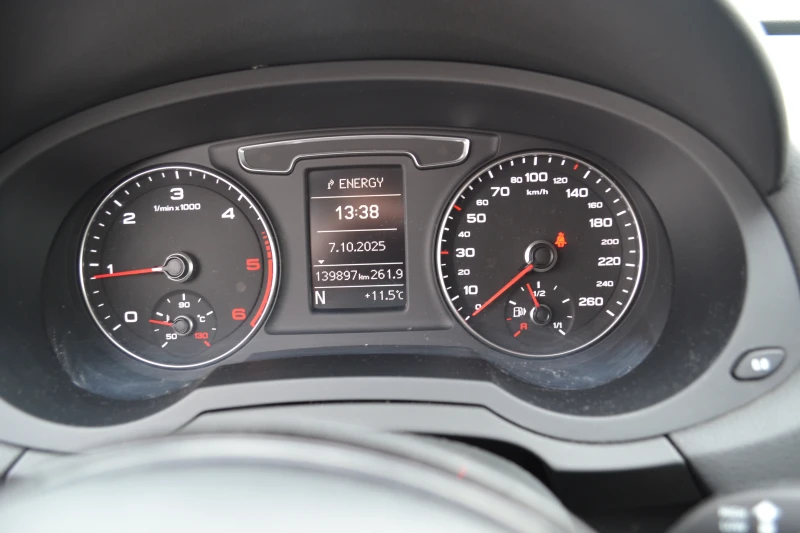 Audi Q3 2.0TDI-TOP, снимка 15 - Автомобили и джипове - 52051729