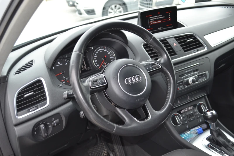 Audi Q3 2.0TDI-TOP, снимка 10 - Автомобили и джипове - 52051729