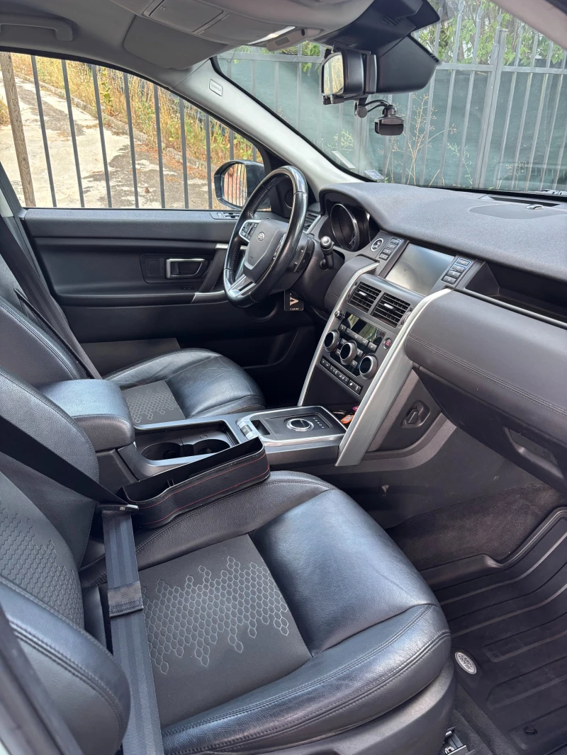 Land Rover Discovery Sport, снимка 7 - Автомобили и джипове - 52410834