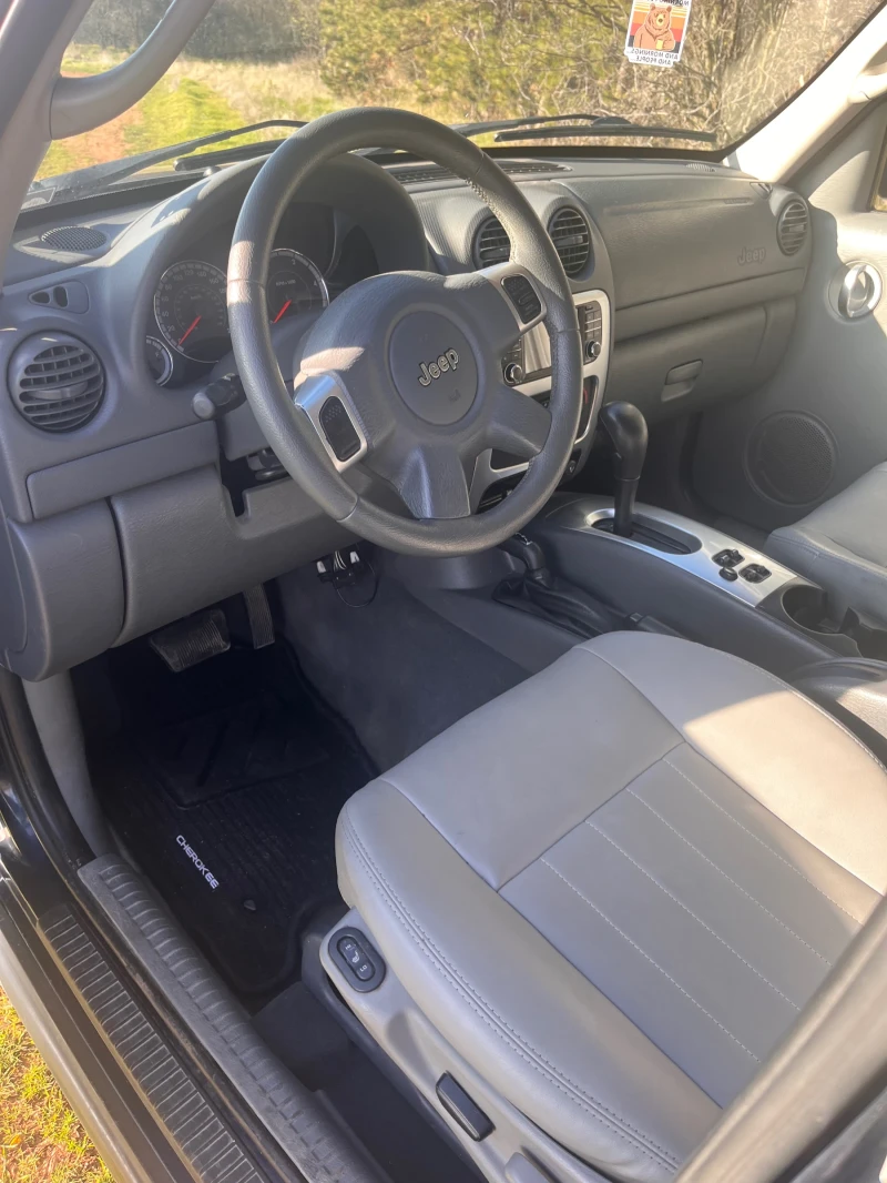 Jeep Cherokee, снимка 6 - Автомобили и джипове - 52825619
