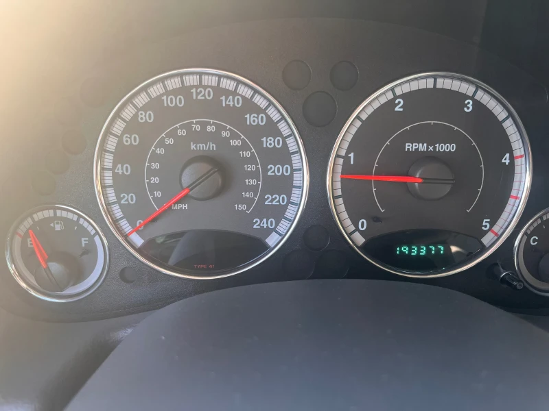 Jeep Cherokee, снимка 4 - Автомобили и джипове - 52825619