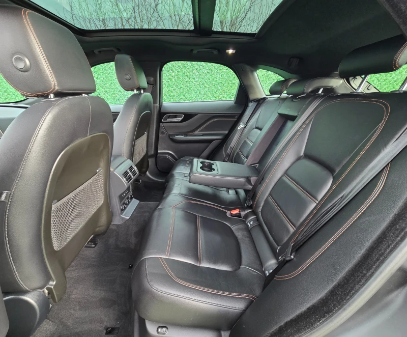 Jaguar F-PACE 2.5d* 240кс* AWD* ADVANTAGE* 96000км, снимка 8 - Автомобили и джипове - 53102657