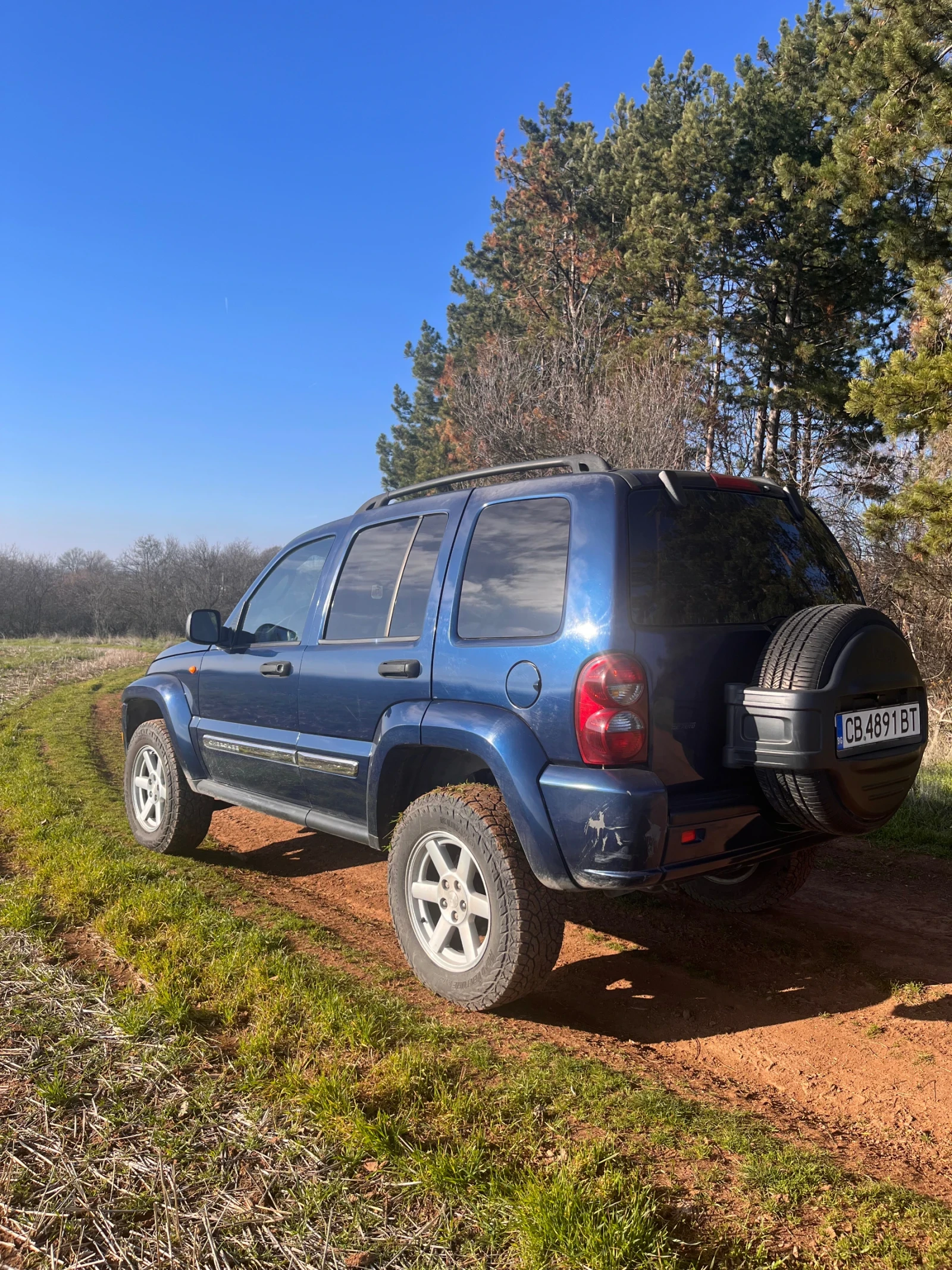 Jeep Cherokee  - изображение 3