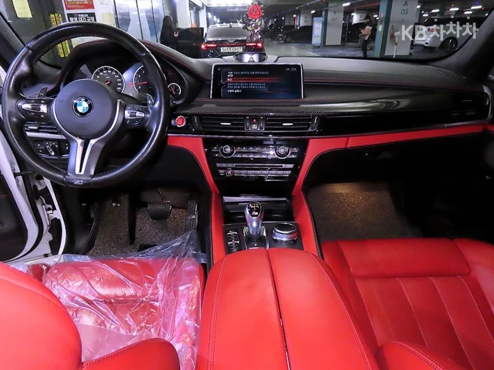 BMW X6 M| B&W| HUD| ALCANTARA| ЩОРИ, снимка 7 - Автомобили и джипове - 54454923