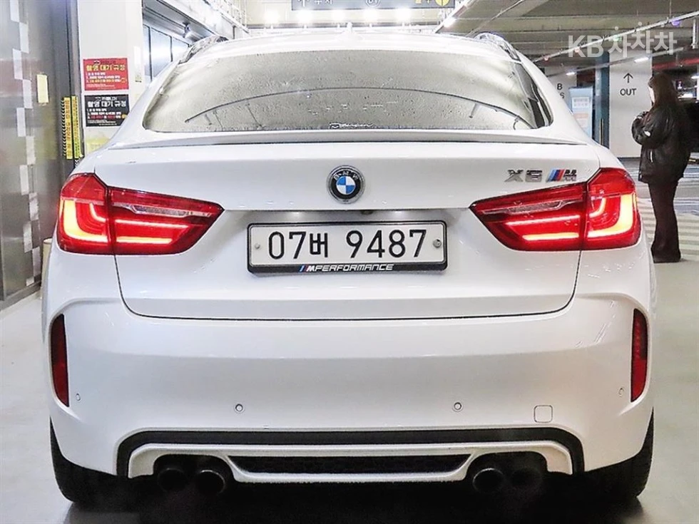 BMW X6 M| B&W| HUD| ALCANTARA| ЩОРИ, снимка 4 - Автомобили и джипове - 54454923