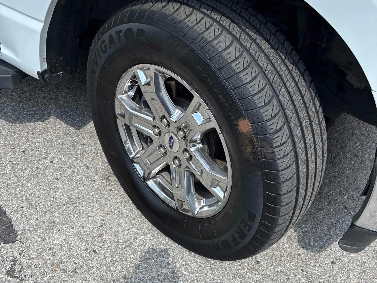 Ford F150 * 4WD SuperCrew Box * CARFAX * ФИНАНСИРАНЕ * , снимка 7 - Автомобили и джипове - 55833025