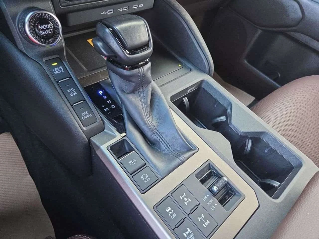 Toyota Land cruiser * 2.4 Hybrid PREMIUM, BROWN LEATHER, TOP TRIM * CA | Mobile.bg � ����������� 17
