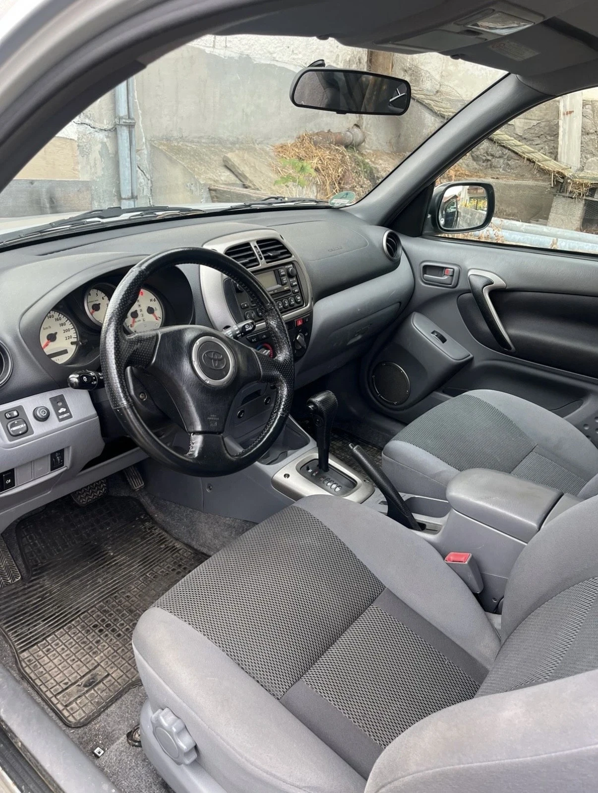 Toyota Rav4, снимка 4 - Автомобили и джипове - 56677776