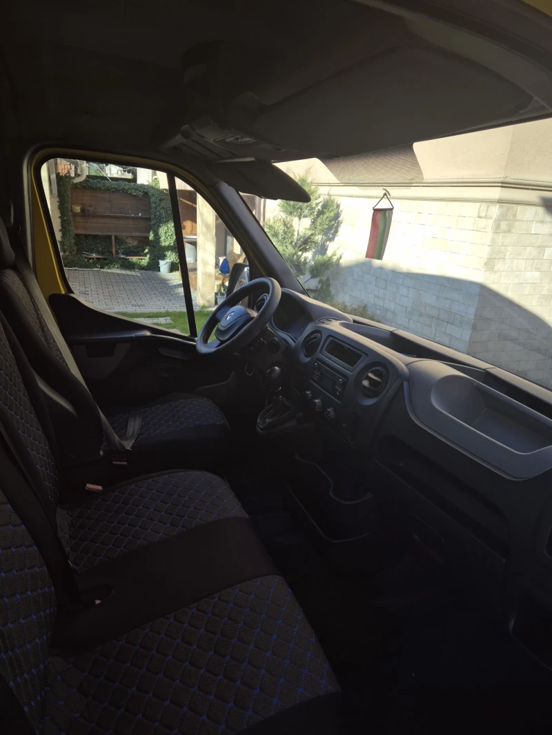 Renault Master, снимка 11 - Бусове и автобуси - 53584327
