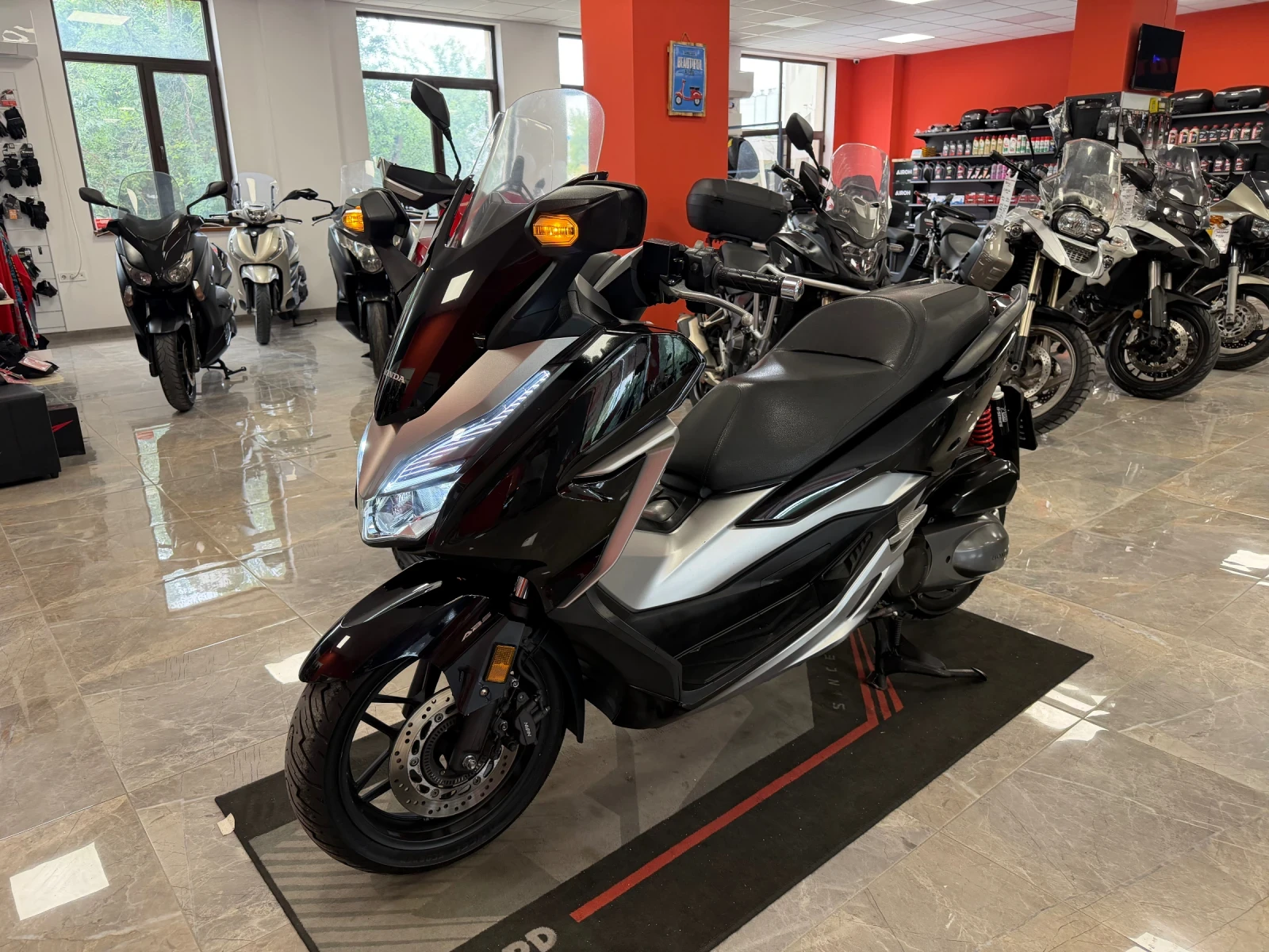 Honda Forza 300ABS TC 2019, снимка 10 - Мотоциклети и мототехника - 55218548