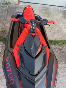 ����� �� �������� �� ���� Bombardier Sea Doo Sea Doo Spark trixx 3up
