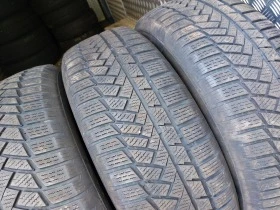 Гуми Зимни 235/65R17, снимка 4 - Гуми и джанти - 42828555