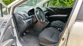 Toyota Corolla verso 2.2 D4D, снимка 8