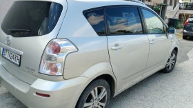 Toyota Corolla verso 2.2 D4D, снимка 2