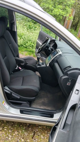 Toyota Corolla verso 2.2 D4D, снимка 7