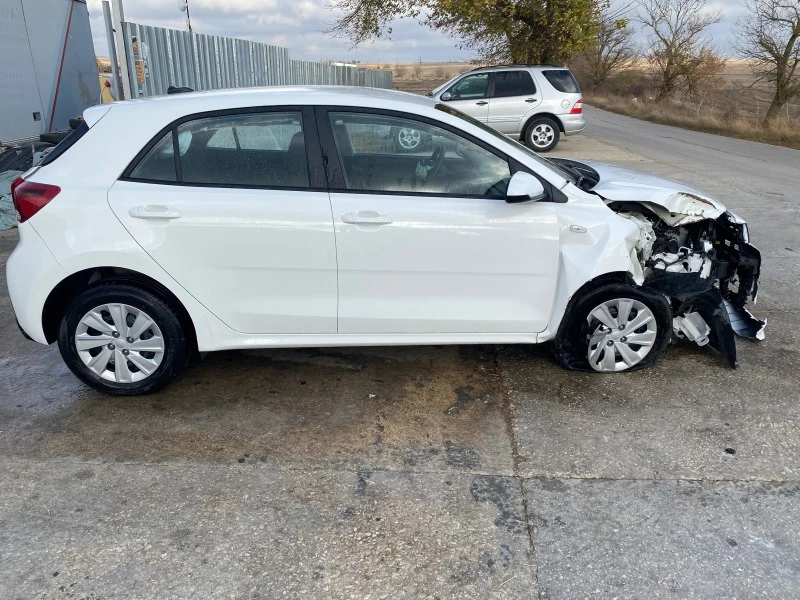 Kia Rio 1.2 CVVT, снимка 3 - Автомобили и джипове - 38562714