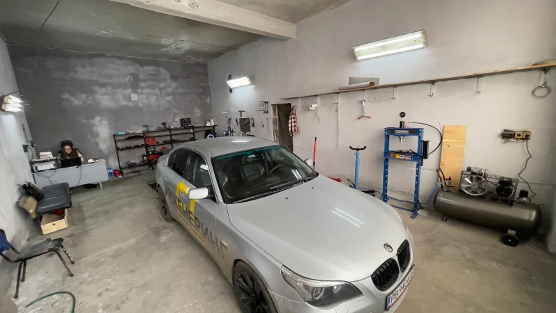 BMW 530, снимка 3 - Автомобили и джипове - 48044139