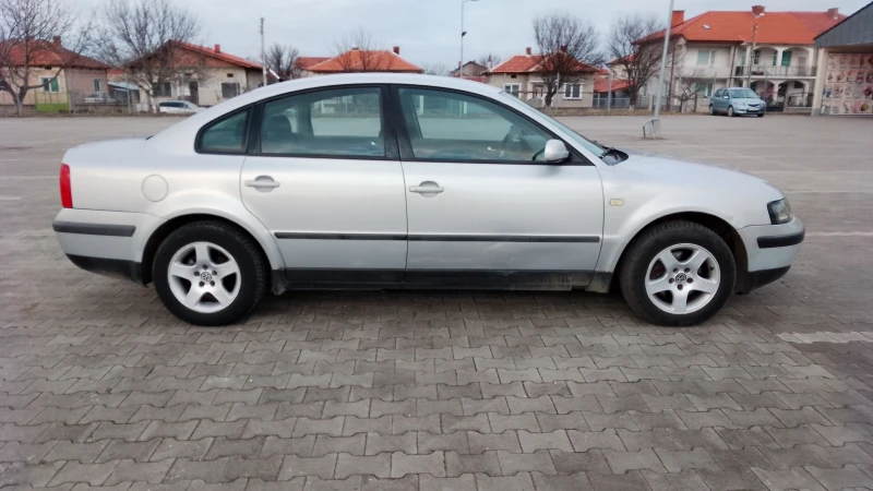 VW Passat, снимка 1 - Автомобили и джипове - 48801156