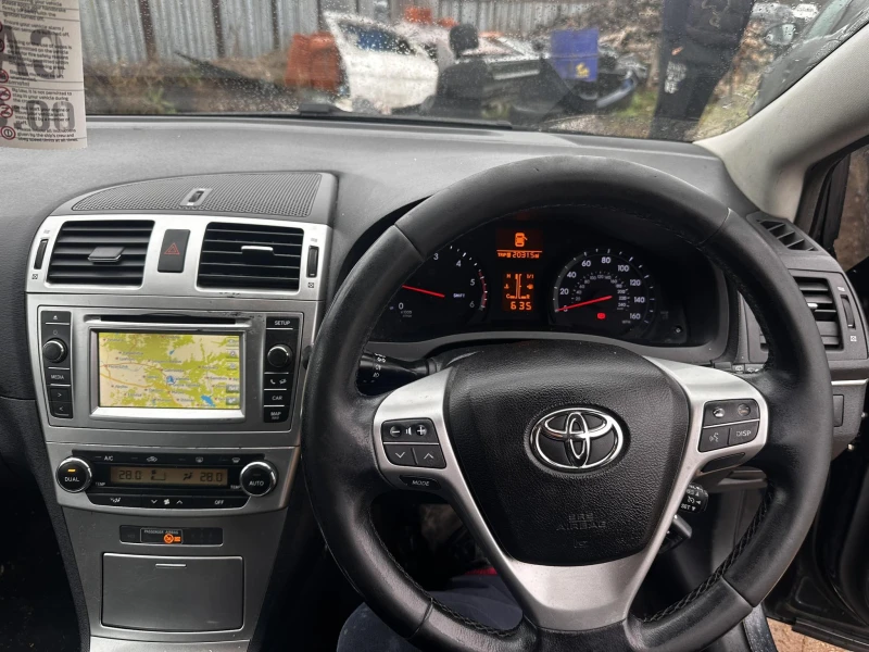 Toyota Avensis 2.0 D-4D (124 к.с.)NAVIGATION, снимка 10 - Автомобили и джипове - 52982404