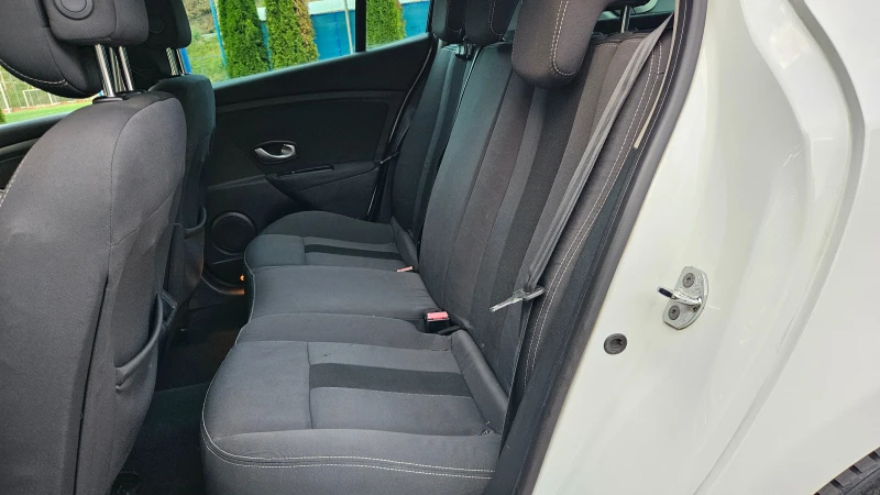 Renault Megane 1.5 Dci FACELIFT/6skorosti, снимка 15 - Автомобили и джипове - 51430188