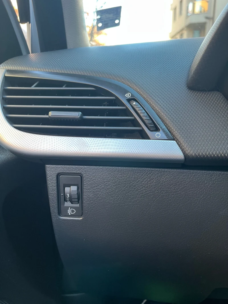 Peugeot 207 207 SW, снимка 14 - Автомобили и джипове - 52925788