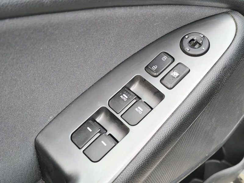 Kia Optima 2.4 HYBRID, снимка 12 - Автомобили и джипове - 53413373