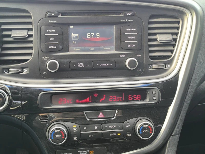 Kia Optima 2.4 HYBRID, снимка 10 - Автомобили и джипове - 53413373