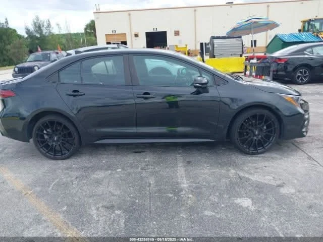 Toyota Corolla SE NIGHTSHADE EDITION - изображение 7