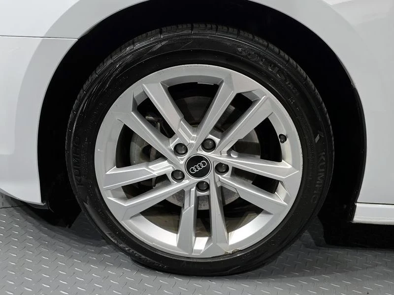 Audi A3 2.0L 40 TFSI / CARFAX, снимка 5 - Автомобили и джипове - 55514699