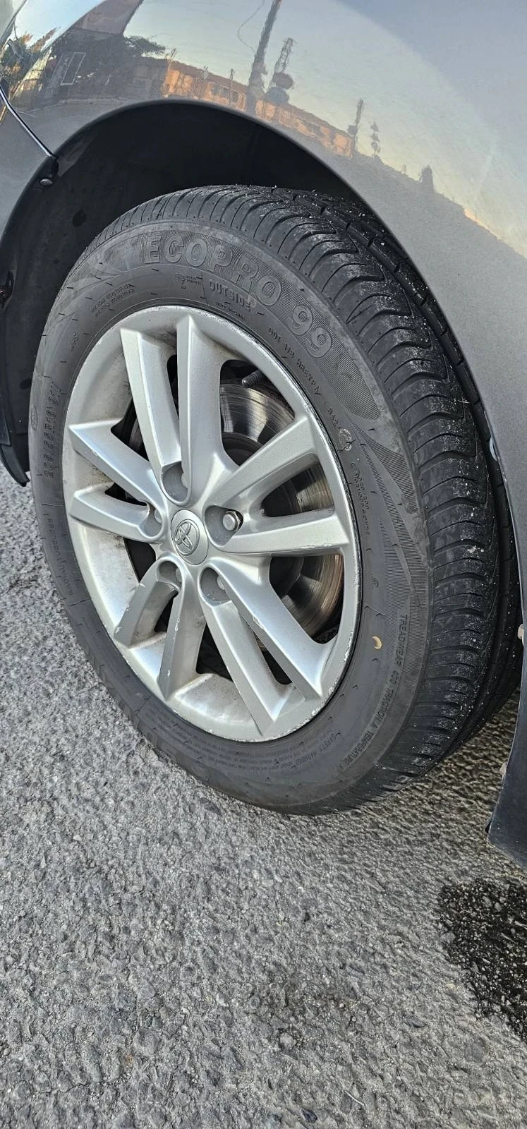 Toyota Auris, снимка 2 - Автомобили и джипове - 56350762