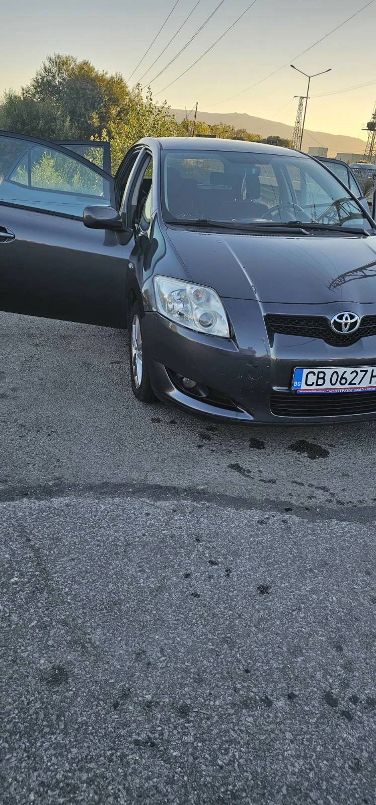Toyota Auris, снимка 9 - Автомобили и джипове - 56350762