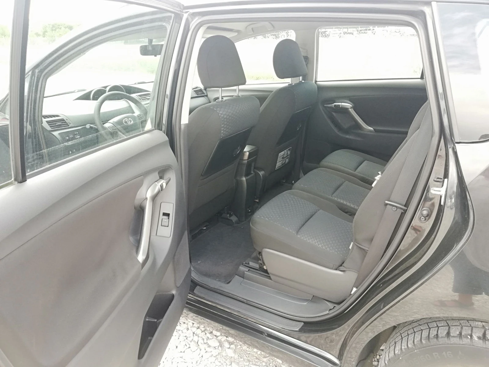 Toyota Verso 2.0d4d kli126 - изображение 10